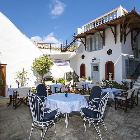 Achilleas Pension Hydra  Buitenkant foto