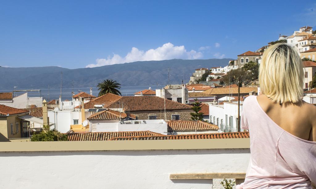 Achilleas Pension Hydra  Buitenkant foto