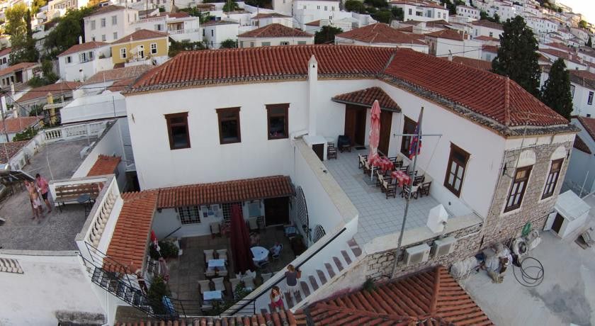 Achilleas Pension Hydra  Buitenkant foto
