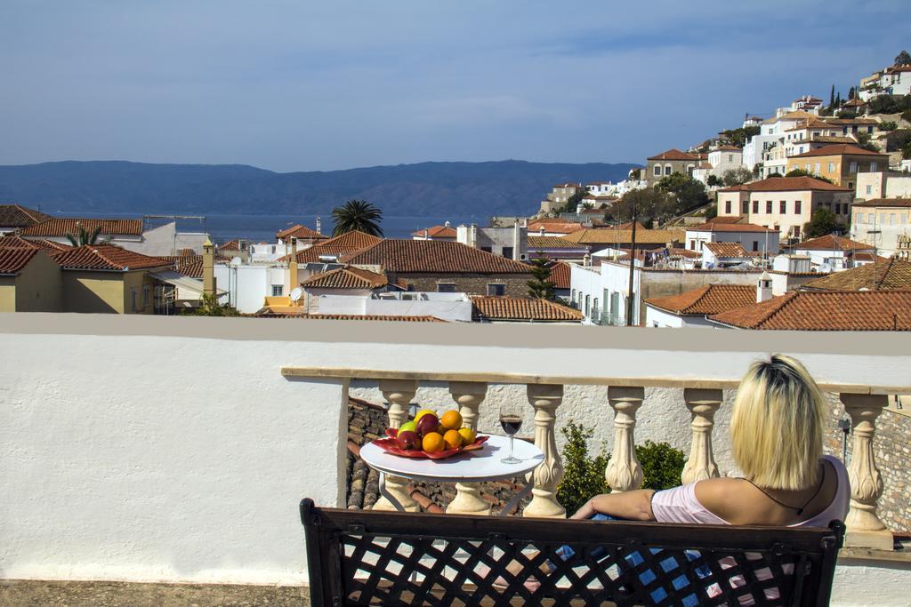 Achilleas Pension Hydra  Buitenkant foto