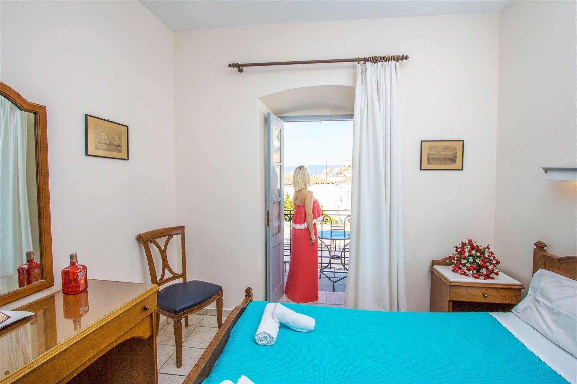 Achilleas Pension Hydra  Buitenkant foto